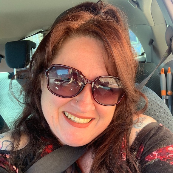 Meet your Posher, Andrea - Picture 1 of 1